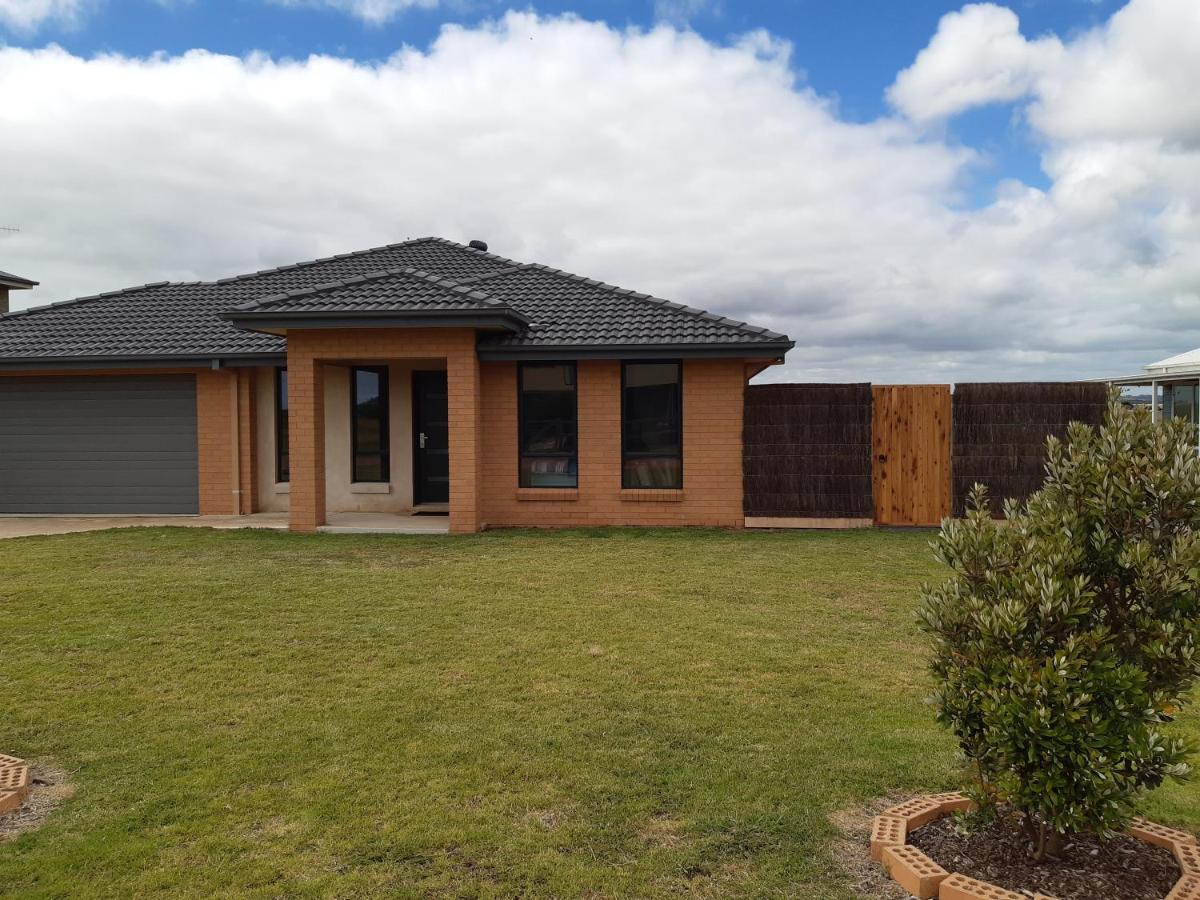 The Weekender Apartamento Peterborough Exterior foto